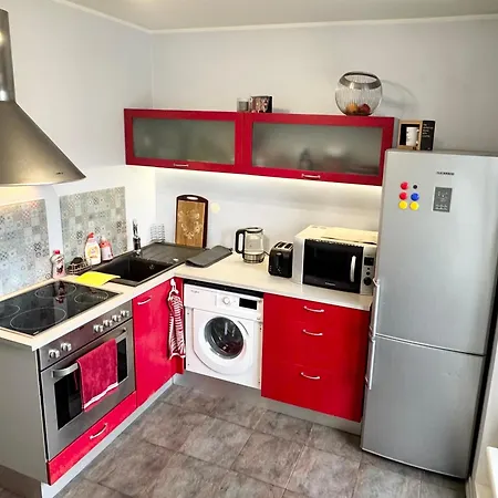 Quiet And Comfortable With Parking For A For Two, One Or A Couple Guests With A Child * Tallin