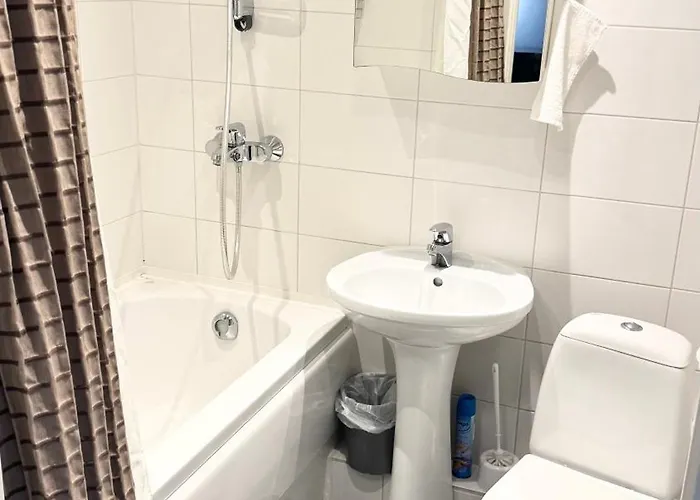 Quiet And Comfortable With Parking For A For Two, One Or A Couple Guests With A Child Tallin