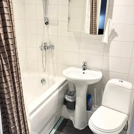 Quiet And Comfortable With Parking For A For Two, One Or A Couple Guests With A Child Tallinn